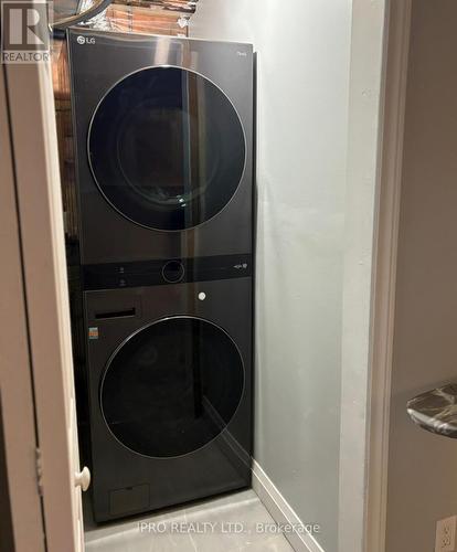 2963 Gulfstream Way, Mississauga, ON - Indoor Photo Showing Laundry Room