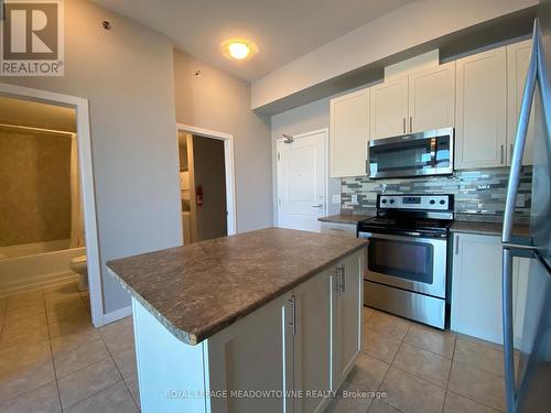 813 - 2486 Old Bronte Road, Oakville, ON - Indoor Photo Showing Kitchen With Stainless Steel Kitchen