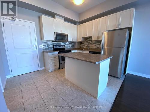 813 - 2486 Old Bronte Road, Oakville, ON - Indoor Photo Showing Kitchen With Stainless Steel Kitchen