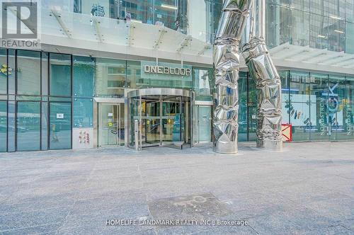 4908 - 1 Bloor Street E, Toronto, ON - Outdoor