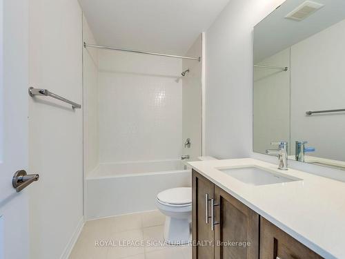 23 Folcroft St, Brampton, ON - Indoor Photo Showing Bathroom