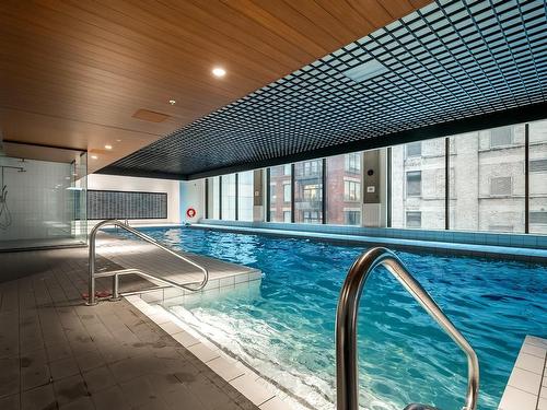 Piscine - 4911-1210 Rue Jeanne-Mance, Montréal (Ville-Marie), QC - Indoor Photo Showing Other Room With In Ground Pool