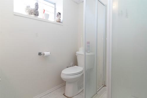 815 Graham Road, Kelowna, BC - Indoor Photo Showing Bathroom