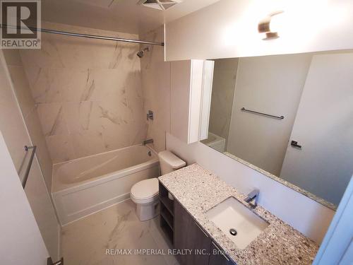 810 - 31 Tippett Road, Toronto, ON - Indoor Photo Showing Bathroom