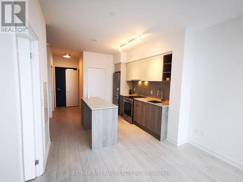 810 - 31 Tippett Road, Toronto, ON - Indoor Photo Showing Kitchen With Double Sink