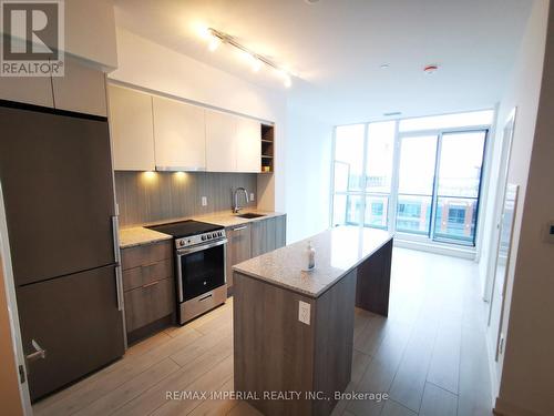 810 - 31 Tippett Road, Toronto, ON - Indoor Photo Showing Kitchen With Upgraded Kitchen