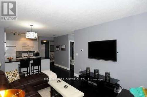 1001 - 35 Mariner Terrace Terrace, Toronto, ON - Indoor Photo Showing Living Room