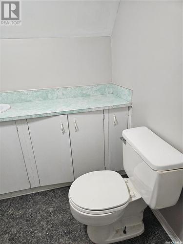 223 I Avenue S, Saskatoon, SK - Indoor Photo Showing Bathroom