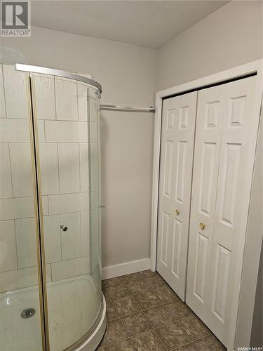 223 I Avenue S, Saskatoon, SK - Indoor Photo Showing Bathroom