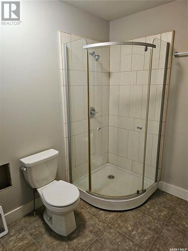 223 I Avenue S, Saskatoon, SK - Indoor Photo Showing Bathroom