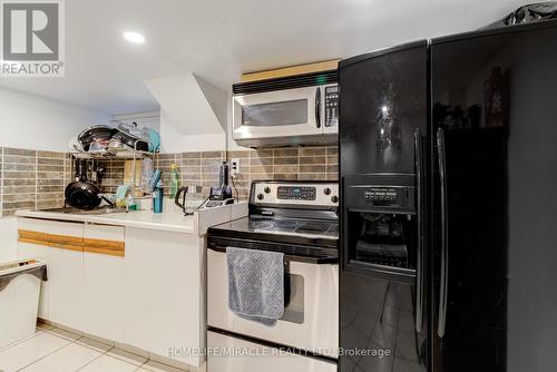 8 Mill Street, Brampton, ON - Indoor Photo Showing Kitchen