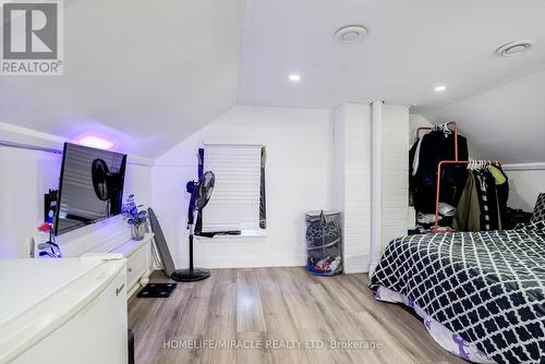 8 Mill Street, Brampton, ON - Indoor Photo Showing Bedroom