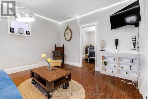 8 Mill Street, Brampton, ON - Indoor Photo Showing Living Room