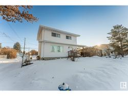 3907 112A ST NW  Edmonton, AB T6J 1K4