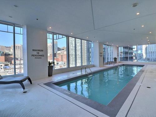 Pool - 2701-1155 Rue De La Montagne, Montréal (Ville-Marie), QC - Indoor Photo Showing Other Room With In Ground Pool