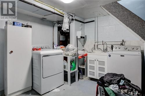 2013 Kenwood Street, Sudbury, ON - Indoor Photo Showing Laundry Room