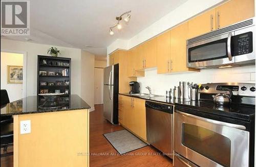 1908 - 2191 Yonge Street N, Toronto, ON - Indoor Photo Showing Kitchen