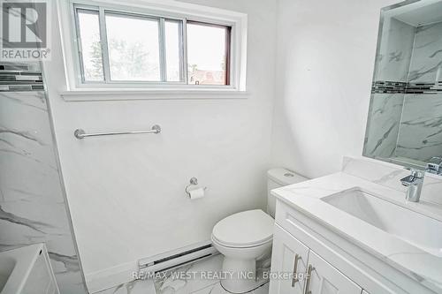 #209 - 180 Mississauga Valley Boulevard, Mississauga, ON - Indoor Photo Showing Bathroom