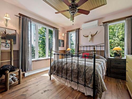 Bedroom - 6078 Rue Du Haut-Bois, Val-Morin, QC - Indoor Photo Showing Bedroom