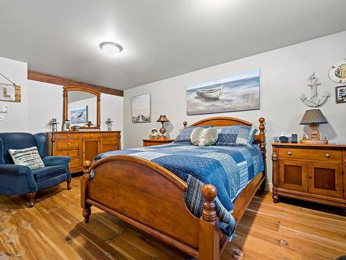 Bedroom - 6078 Rue Du Haut-Bois, Val-Morin, QC - Indoor Photo Showing Bedroom