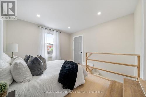 22 Windsor Street, Hamilton, ON - Indoor Photo Showing Bedroom