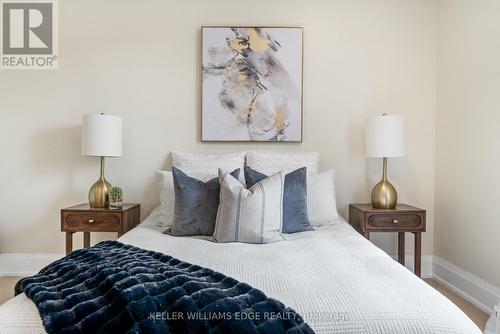 22 Windsor Street, Hamilton, ON - Indoor Photo Showing Bedroom