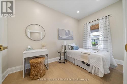 22 Windsor Street, Hamilton, ON - Indoor Photo Showing Bedroom