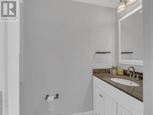 12183 Valente, Tecumseh, ON - Indoor Photo Showing Bathroom