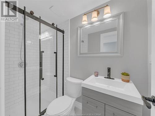 12183 Valente, Tecumseh, ON - Indoor Photo Showing Bathroom