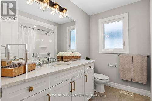 1 - 1061 Eagletrace Drive, London, ON - Indoor Photo Showing Bathroom