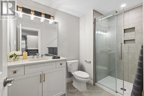 1 - 1061 Eagletrace Drive, London, ON - Indoor Photo Showing Bathroom