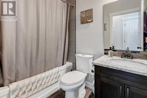 45 Mackenzie Way, Carstairs, AB - Indoor Photo Showing Bathroom