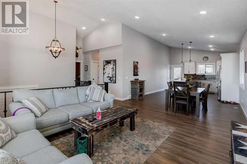 45 Mackenzie Way, Carstairs, AB - Indoor Photo Showing Living Room