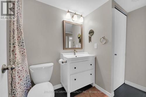 134 - 1496 Pilgrims Way, Oakville, ON - Indoor Photo Showing Bathroom