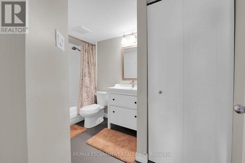 134 - 1496 Pilgrims Way, Oakville, ON - Indoor Photo Showing Bathroom