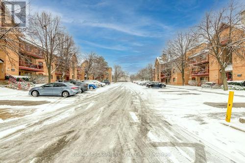 134 - 1496 Pilgrims Way, Oakville, ON - Outdoor