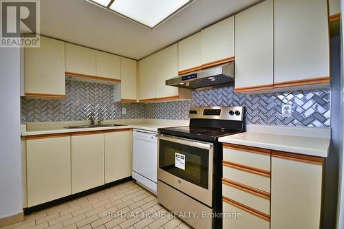 708 - 88 Alton Towers Circle, Toronto (Milliken), ON - Indoor Photo Showing Kitchen