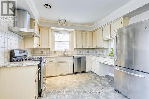 149 Delrex Boulevard, Halton Hills, ON - Indoor Photo Showing Kitchen With Stainless Steel Kitchen