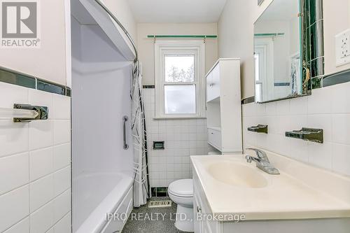 149 Delrex Boulevard, Halton Hills, ON - Indoor Photo Showing Bathroom