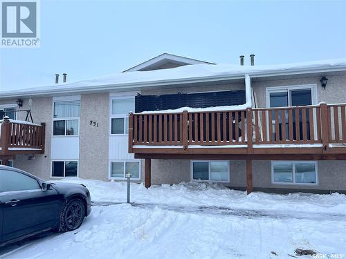 3 231 Main Street, Martensville, SK - Outdoor