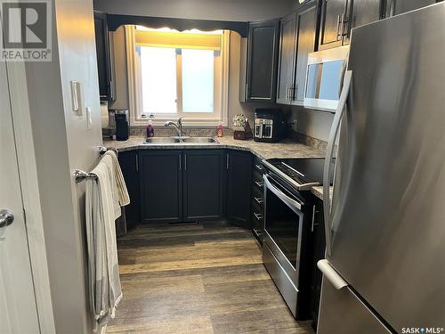 3 231 Main Street, Martensville, SK - Indoor Photo Showing Kitchen With Double Sink