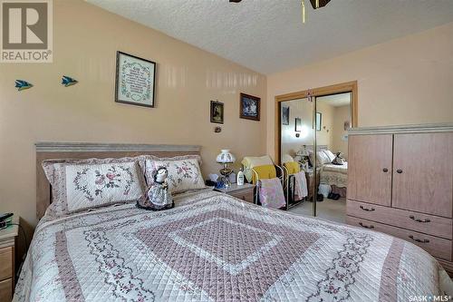 222 Lorne Street N, Regina, SK - Indoor Photo Showing Bedroom