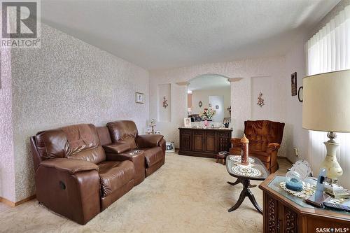 222 Lorne Street N, Regina, SK - Indoor Photo Showing Living Room