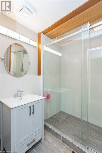 976 Premier Road, North Bay, ON - Indoor Photo Showing Bathroom