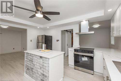 976 Premier Road, North Bay, ON - Indoor Photo Showing Kitchen