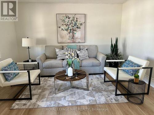 29 Wilson Street, St. Catharines (451 - Downtown), ON - Indoor Photo Showing Living Room