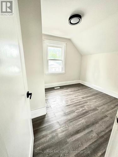 29 Wilson Street, St. Catharines (451 - Downtown), ON - Indoor Photo Showing Other Room