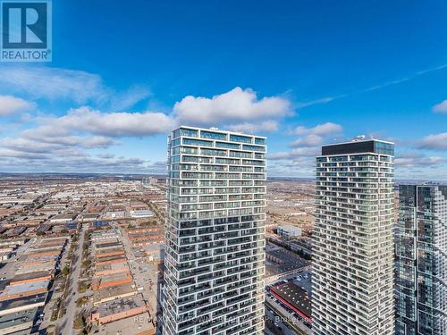 5910 - 5 Buttermill Avenue, Vaughan, ON - Outdoor