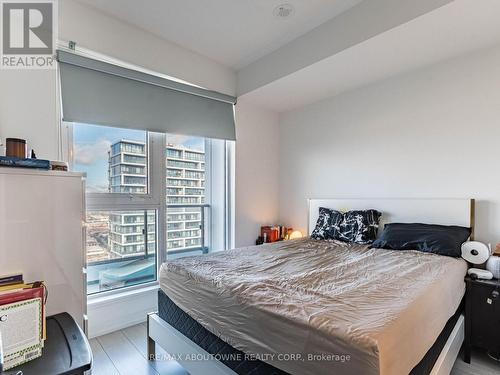 5910 - 5 Buttermill Avenue, Vaughan, ON - Indoor Photo Showing Bedroom