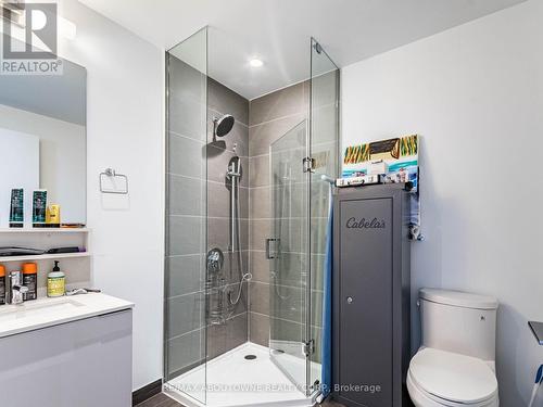 5910 - 5 Buttermill Avenue, Vaughan, ON - Indoor Photo Showing Bathroom